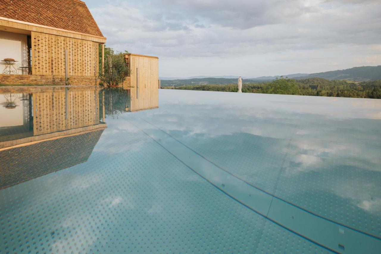 Am Wildbachberg - Luxus Ferienhaeuser Mit Infinitypool, Privatsauna Und Weinkeller 도이치란즈베르그 외부 사진