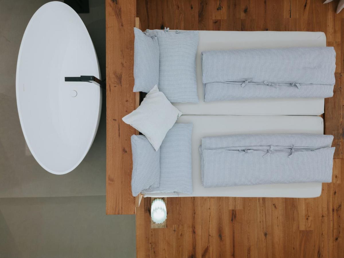 Am Wildbachberg - Luxus Ferienhaeuser Mit Infinitypool, Privatsauna Und Weinkeller 도이치란즈베르그 외부 사진