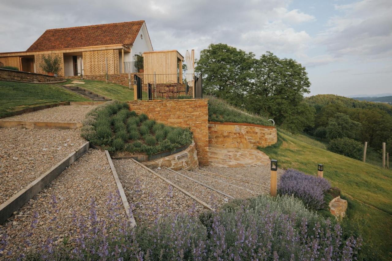 Am Wildbachberg - Luxus Ferienhaeuser Mit Infinitypool, Privatsauna Und Weinkeller 도이치란즈베르그 외부 사진