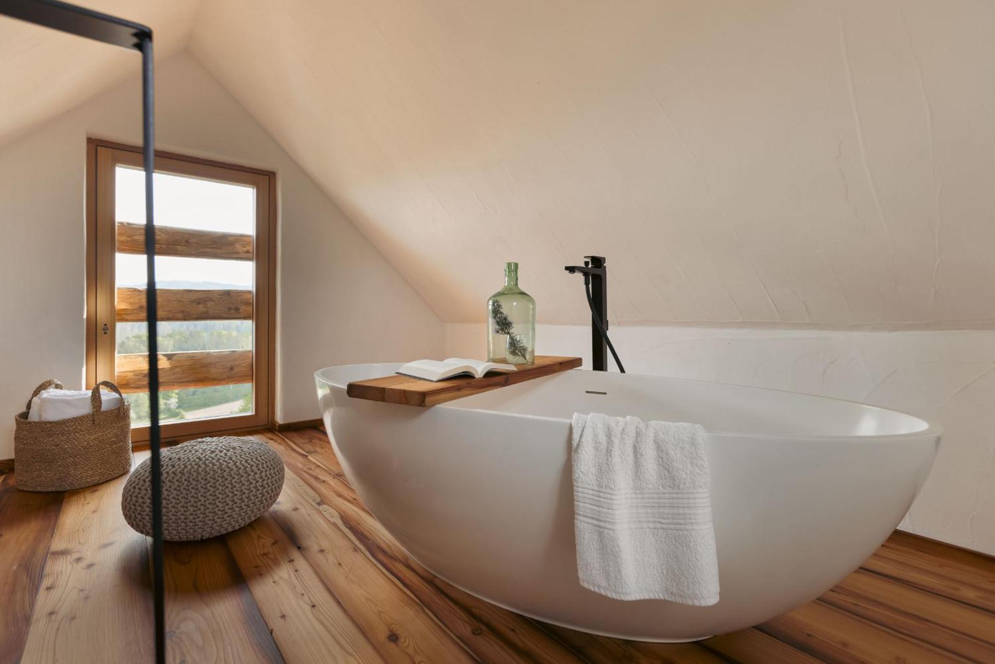 Am Wildbachberg - Luxus Ferienhaeuser Mit Infinitypool, Privatsauna Und Weinkeller 도이치란즈베르그 외부 사진