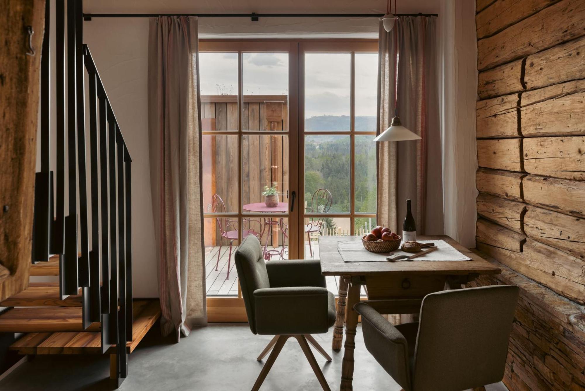 Am Wildbachberg - Luxus Ferienhaeuser Mit Infinitypool, Privatsauna Und Weinkeller 도이치란즈베르그 외부 사진